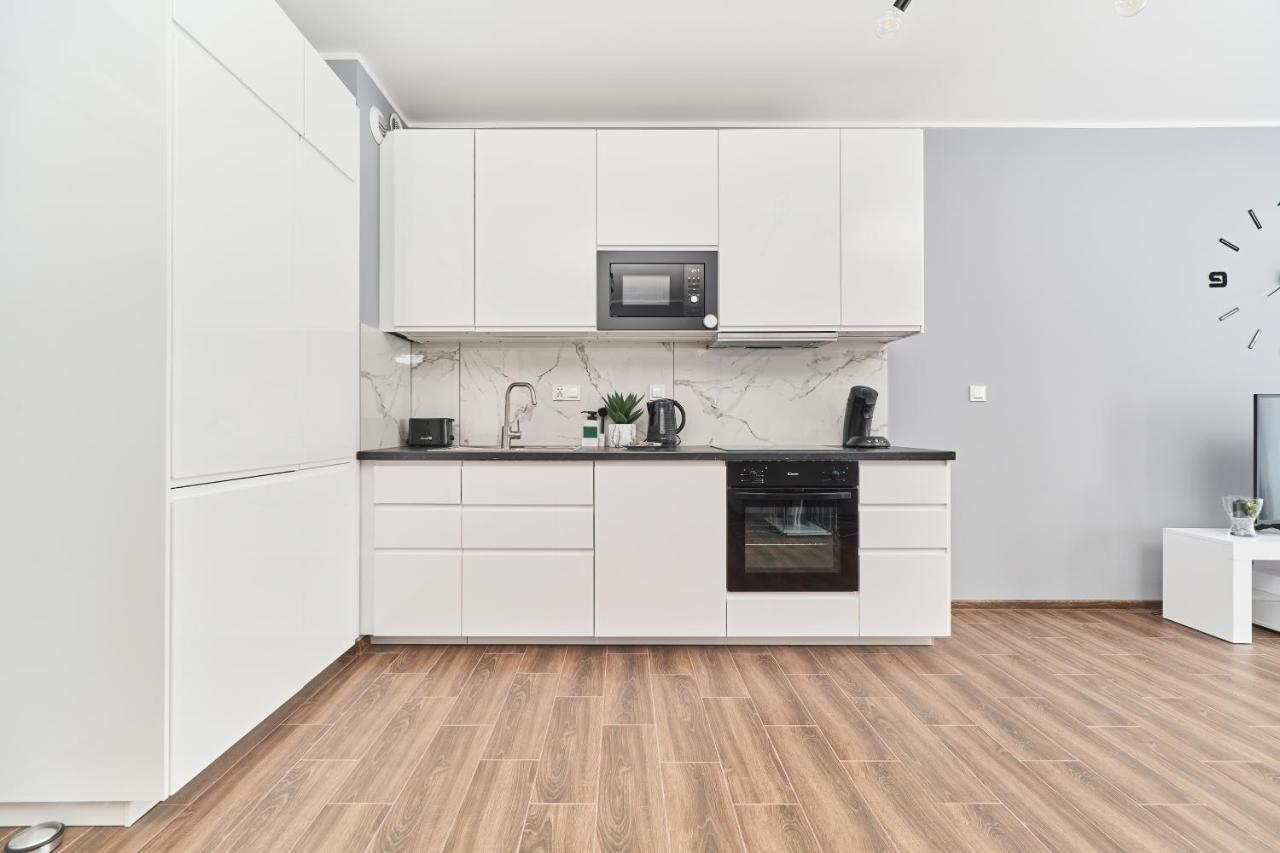 Apartments Wroclaw Jana Pawla II With Free Parking Wroclaw By Noclegi Renters Bagian luar foto