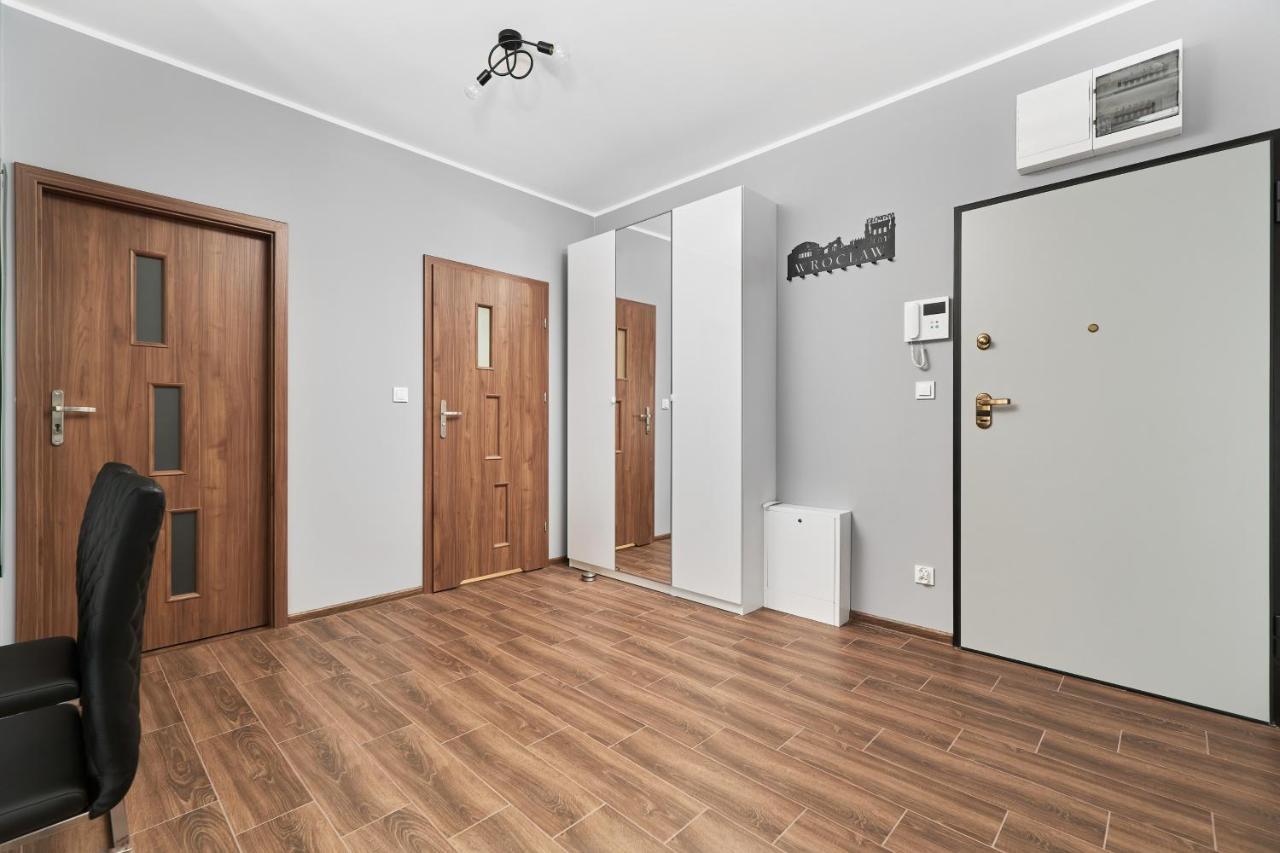 Apartments Wroclaw Jana Pawla II With Free Parking Wroclaw By Noclegi Renters Bagian luar foto