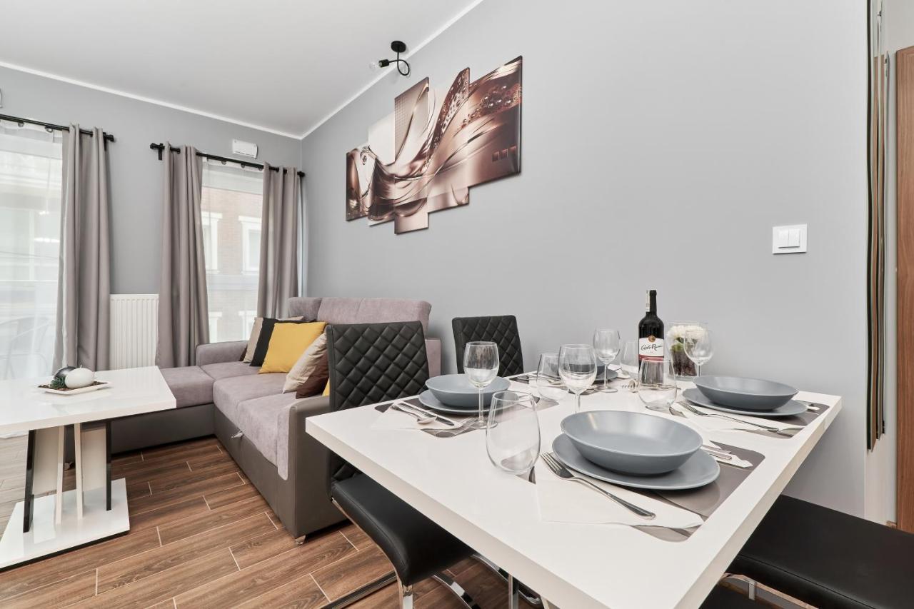 Apartments Wroclaw Jana Pawla II With Free Parking Wroclaw By Noclegi Renters Bagian luar foto