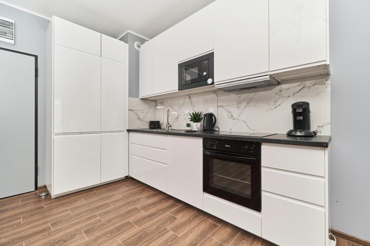 Apartments Wroclaw Jana Pawla II With Free Parking Wroclaw By Noclegi Renters Bagian luar foto